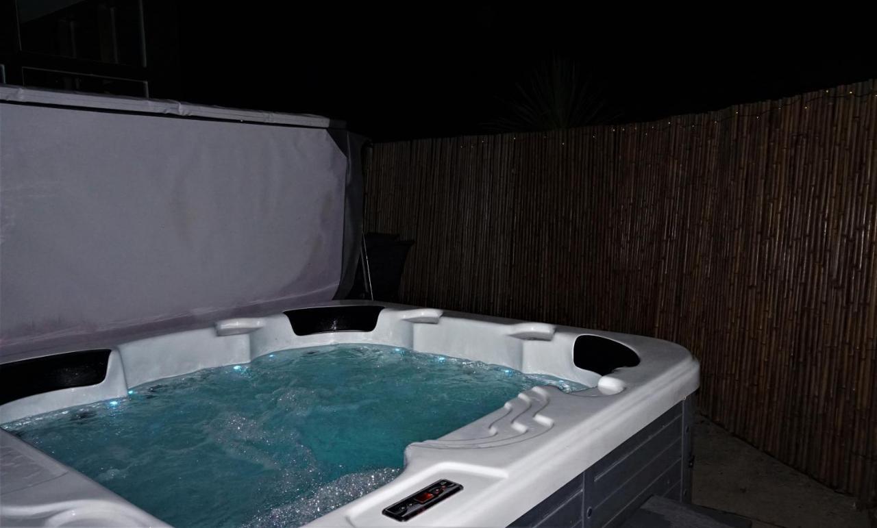 Sheep Dip Cottage - 5* Cyfie Farm, With Log Burner And Private Hot Tub Llanfyllin エクステリア 写真