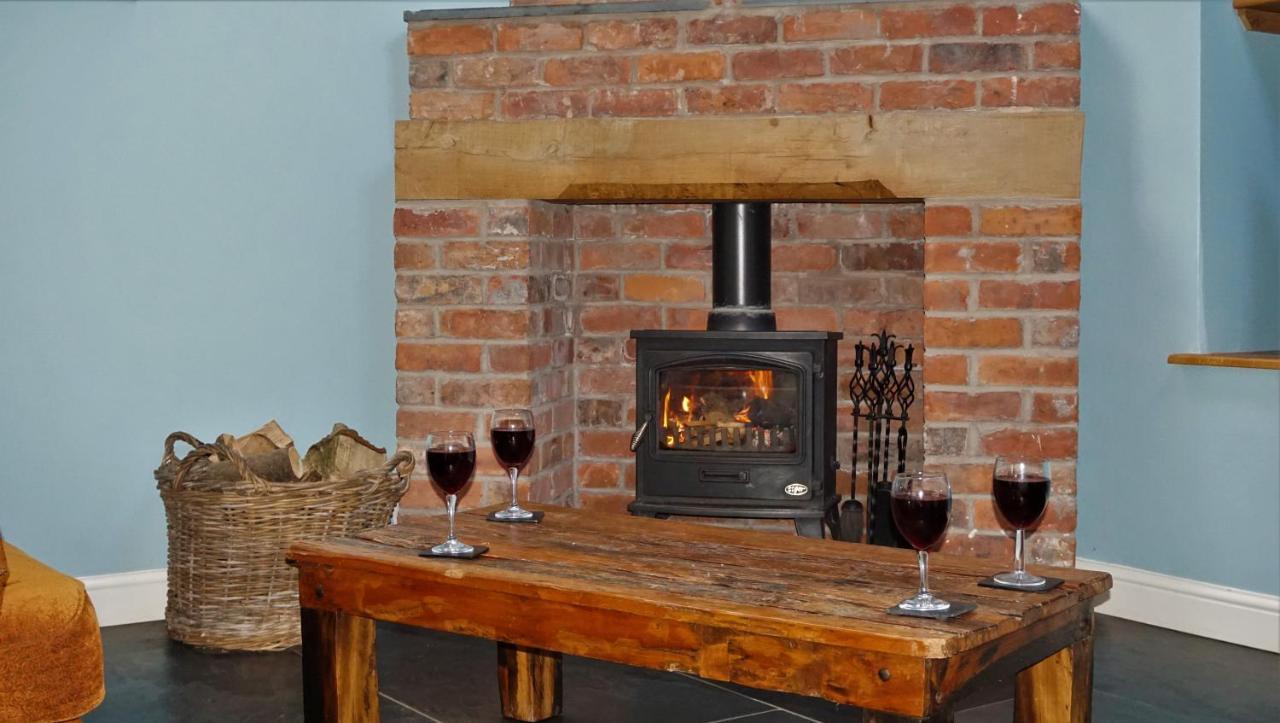 Sheep Dip Cottage - 5* Cyfie Farm, With Log Burner And Private Hot Tub Llanfyllin エクステリア 写真